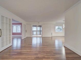 8370 Greensboro Dr APT 122, Mc Lean, VA 22102