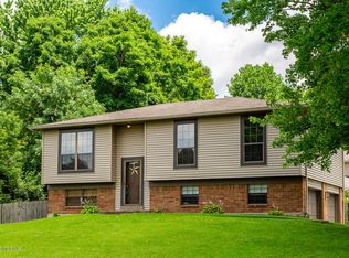8421 Gainsborough Dr, Louisville, KY 40291