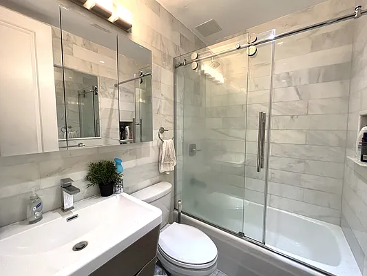 Rented by Akam Sales and Brokerage | media 18