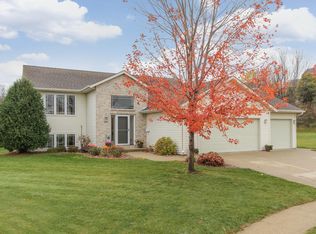 547 Lake Crest Ln NW, Rochester, MN 55901