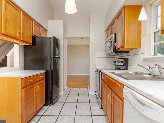 2nd image of 373 Woodland Green Ct