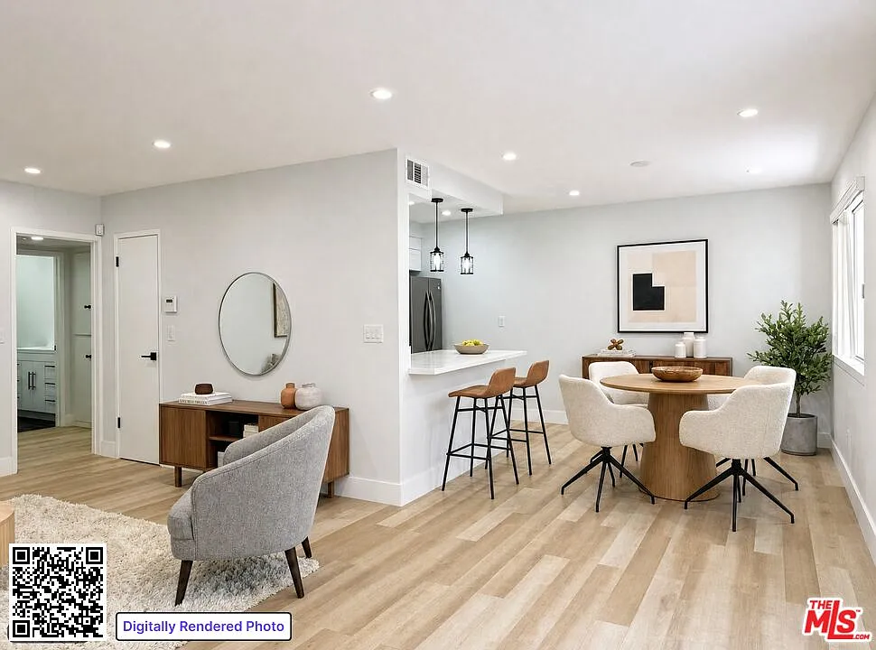 2 bed, 2.0 bath, 1100 sqft, $3,995 — Photo 4