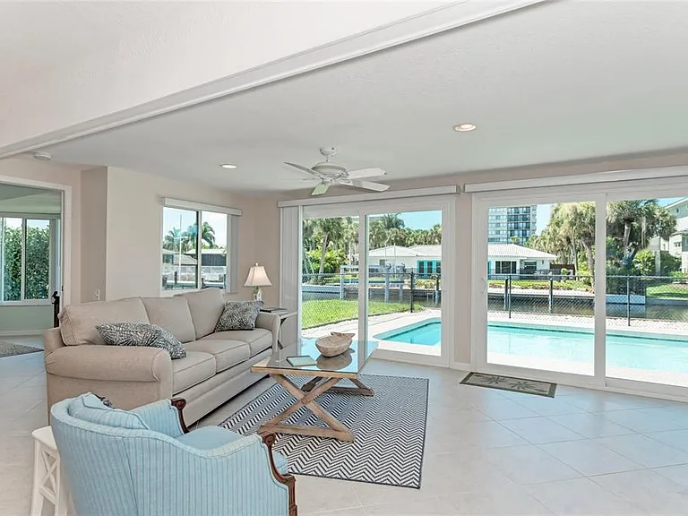 5577 Contento Dr — Photo 10