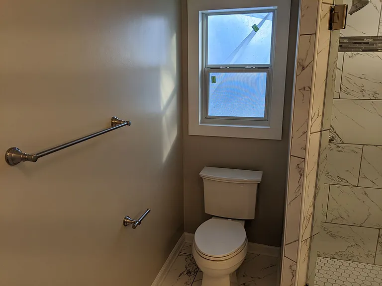 701 W Walnut St — Photo 13