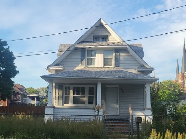 910 17th Ave, Rockford, IL 61104