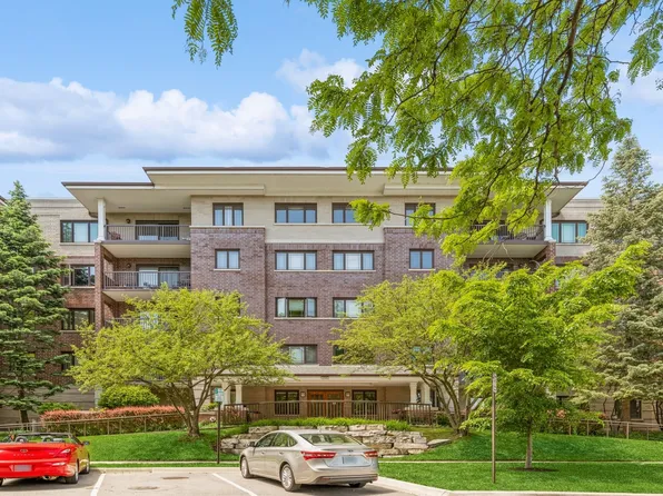 1700 2nd St APT 409, Highland Park, IL 60035