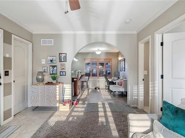 4520 Roanoke Pkwy #1A, Kansas City, MO 64111