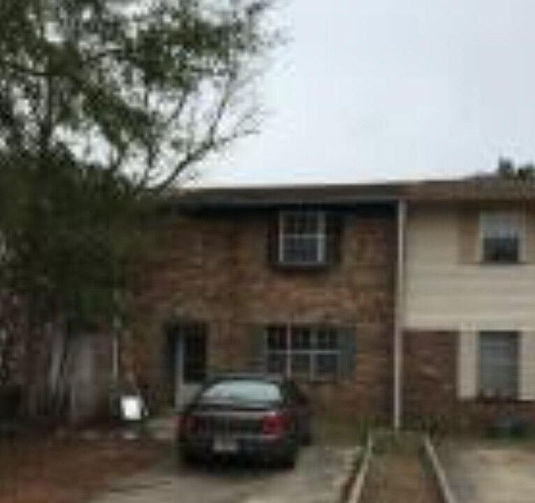 1st image of 138 Valencia Dr