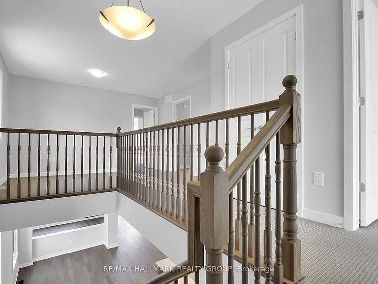 749 Newstead Cres — Photo 24