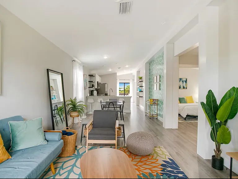 3260 Woodside Ave — Photo 18