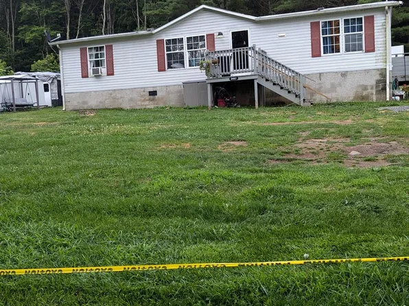 2497 Dry Rd, Speedwell, VA 24374