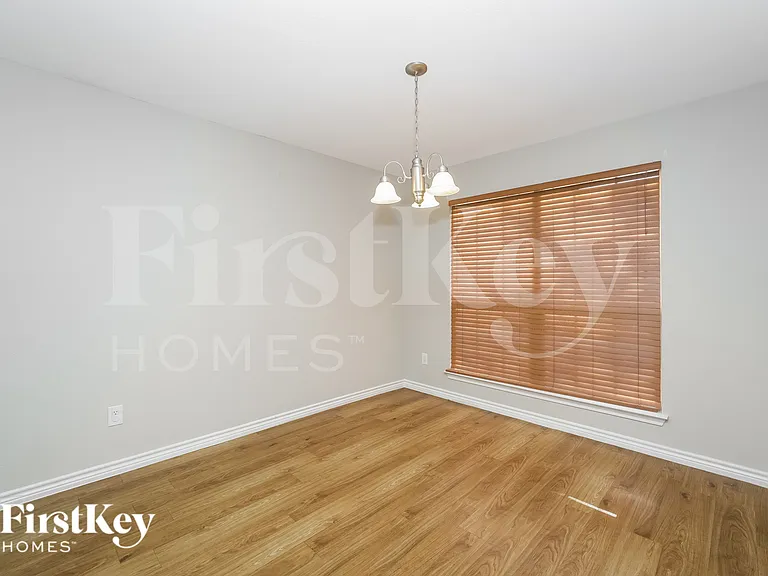 146 Springtree St — Photo 6