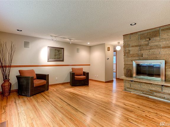 3rd image of 26204 Woodmont Dr S