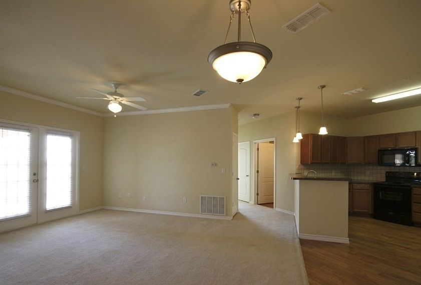 1st image of 5021 Taft Blvd #120