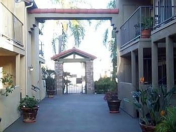 1st image of 4222 Menlo Ave Unit 3