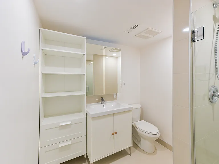 205 Pineset Pl NE #B — Photo 7