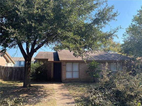 2nd image of 2521 Cypress Dr
