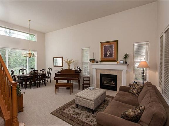 3rd image of 387 Windmill Ln
