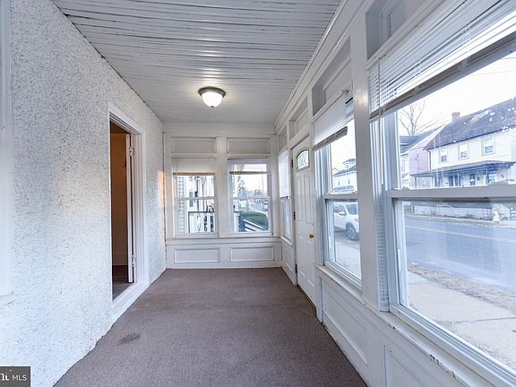 4th image of 60 E Barber Ave