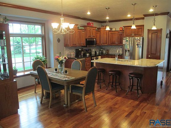 5th image of 2749 E Worcester Pl
