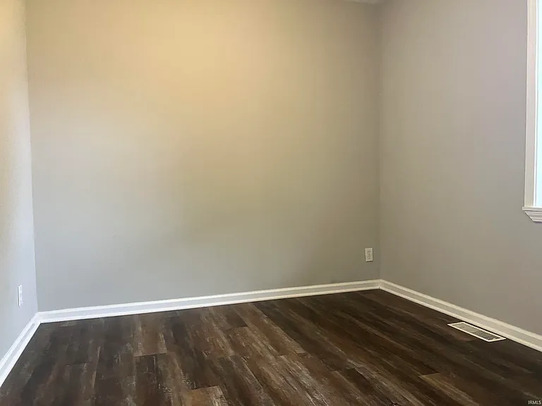 900 S Saint James Blvd — Photo 20