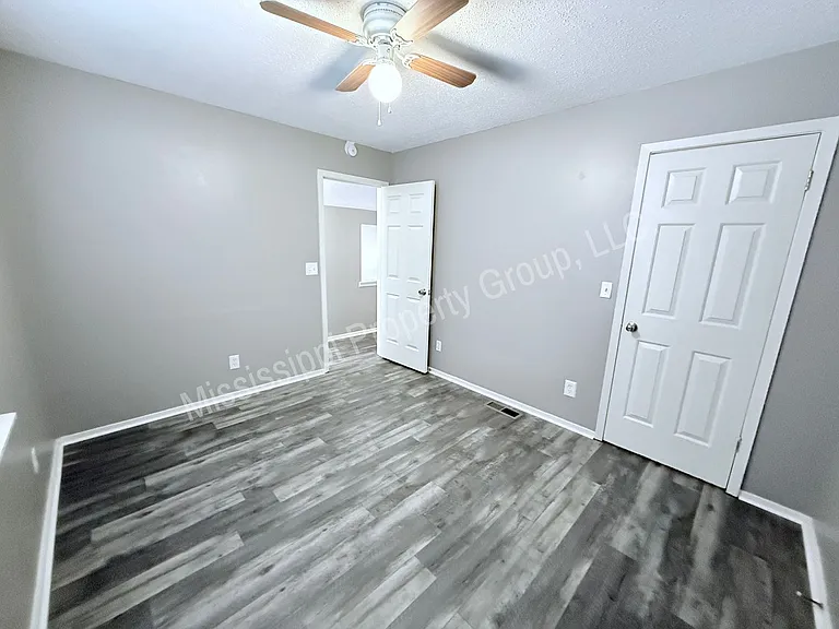 1 Woodward Pl — Photo 11
