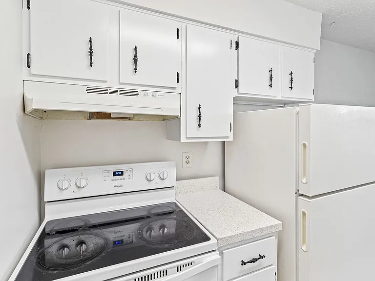 Foreman Apartments — Photo 7