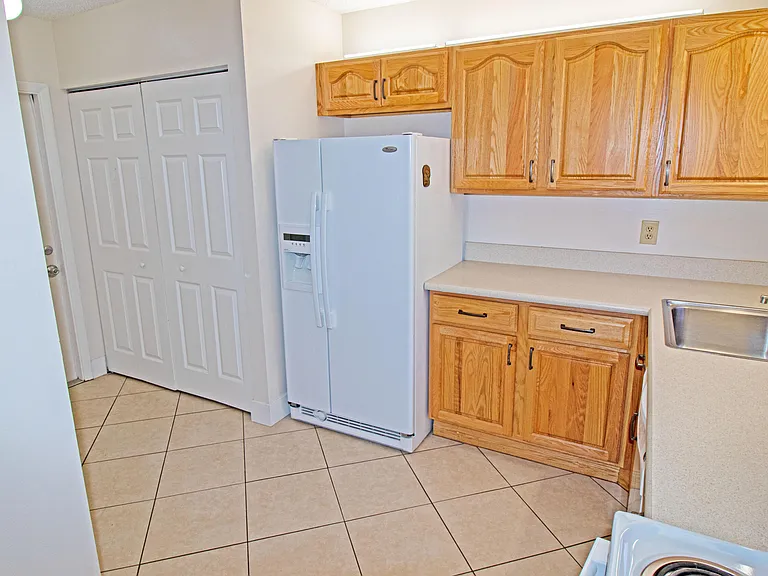 8883 SE Hobe Ridge Ave — Photo 7