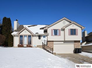 15904 O Cir, Omaha, NE 68135