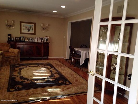 5th image of 35 Sherie Ct