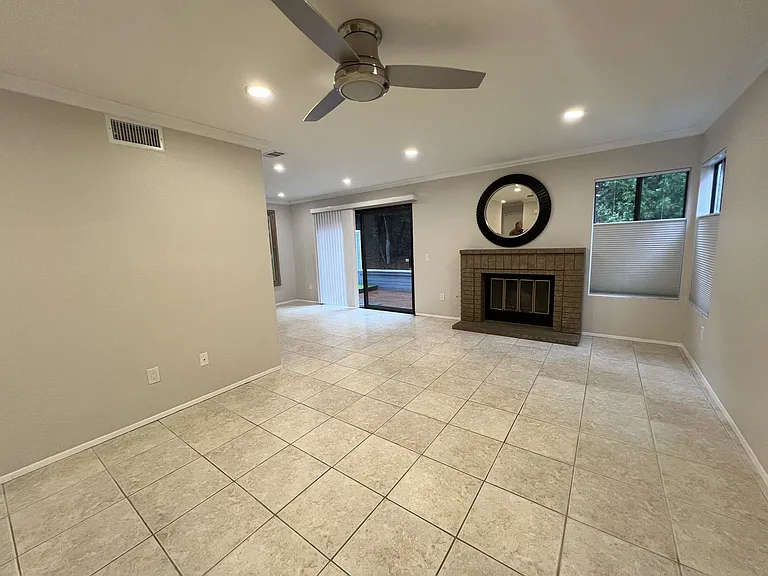 375 Windjammer Cir — Photo 1
