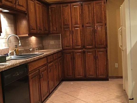 3rd image of 710 Brookdale Cir