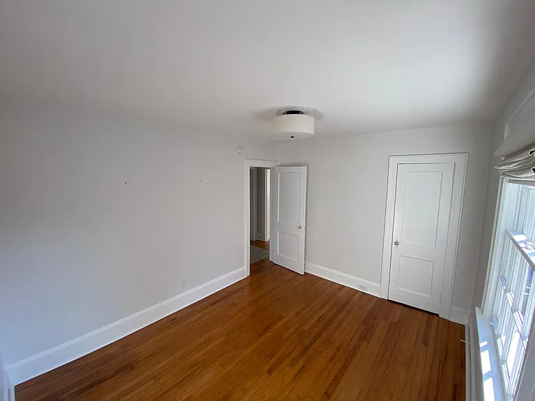 420 Bickett Blvd — Photo 18