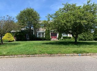 130 Baywood Dr, Baiting Hollow, NY 11933