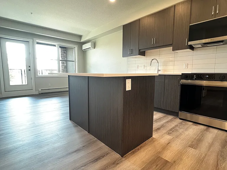 125 Wolf Hollow Cres SE — Photo 8