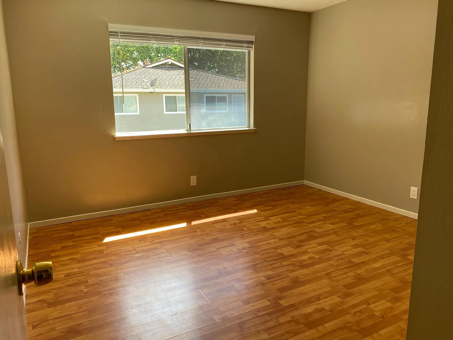 823 N Capitol Ave — Photo 4