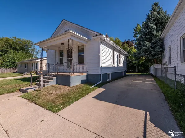 6 Long Ct, Monroe, MI 48161