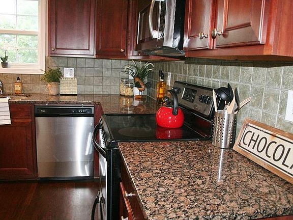 4th image of 4722 Lantern Ct