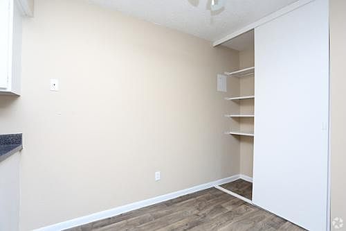 5th image of 1601 Holleman Dr #4aeea8f97