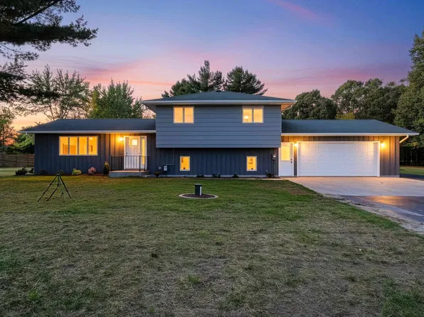 N2925 Pioneer Rd, Clintonville, WI 54929
