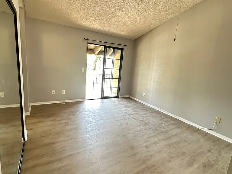 1153 Arbor Ln — Photo 22