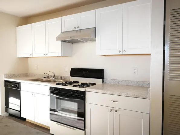 118 Monroe St #10, Rockville, MD 20850