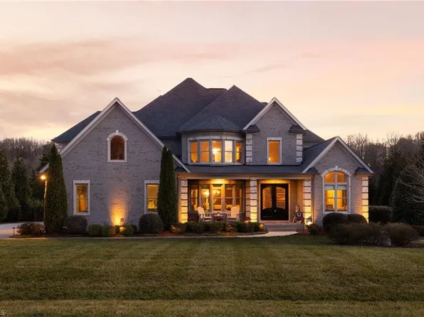 7497 Shadow Creek Dr, Summerfield, NC 27358