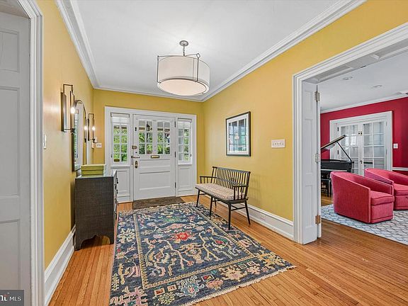 3rd image of 6482 Sherwood Rd