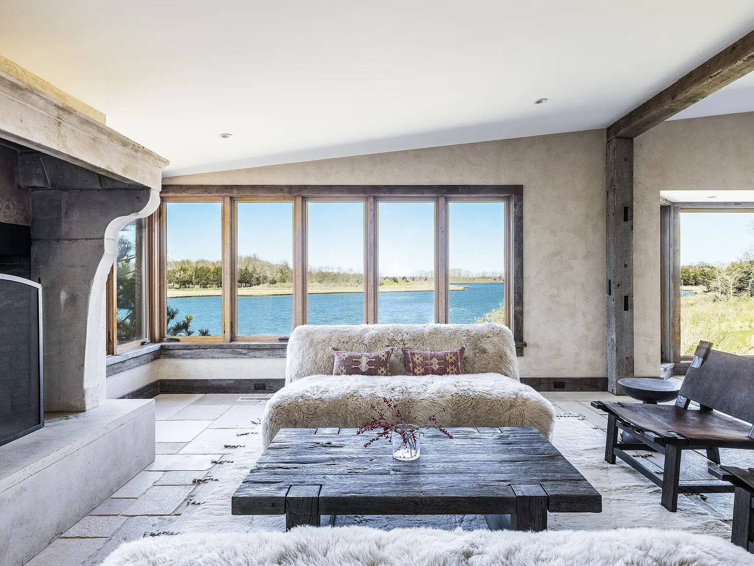 Elegant Waterfront with Waterviews From Every Room — Photo 3