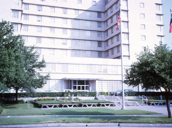 661 Bering Dr Unit 407, Houston, TX 77057