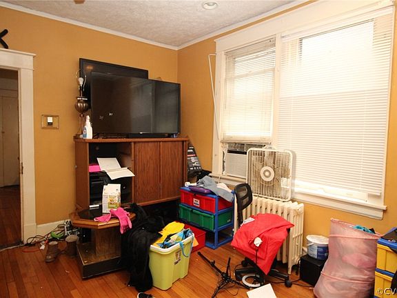 2nd image of 3011 Woodrow Ave