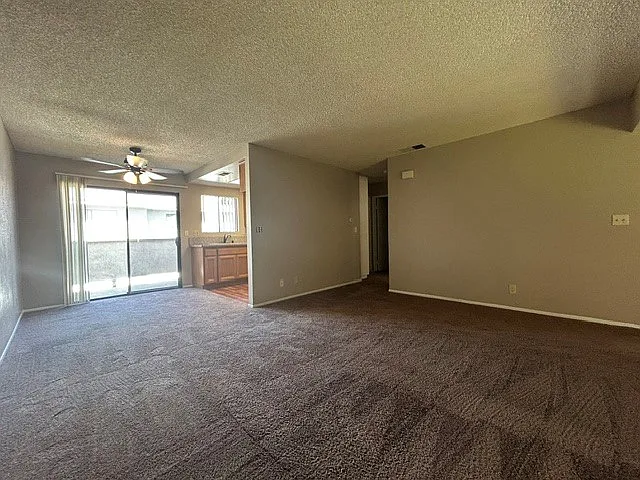 2 bed, 1000 sqft, $2,300 — Photo 4