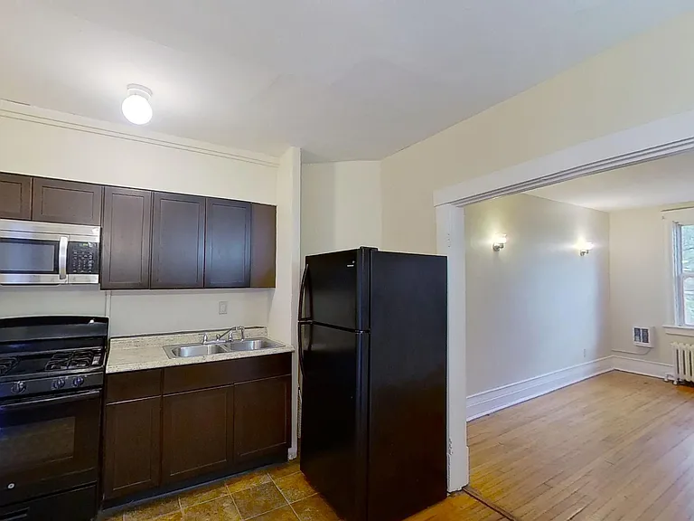 568 Park Ave #2 — Photo 2
