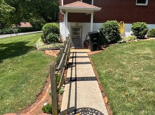 1035 Oakmont Cir, Lynchburg, VA 24502